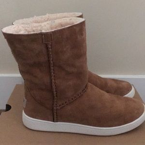 Ugg Boots/ Mika sneaker boot